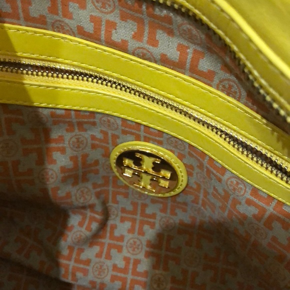 spring Tory Burch purse! - Picture 5 of 5